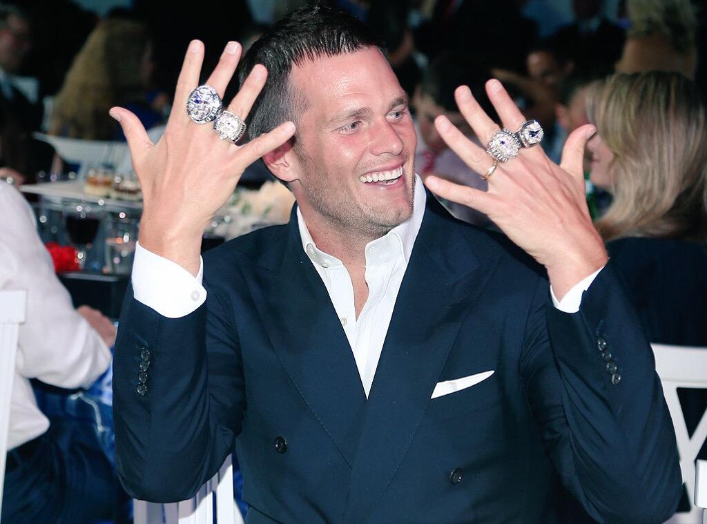 Watch Tom Brady Dances Like a Drunk Uncle