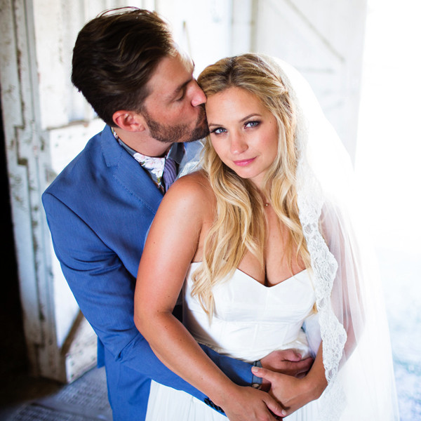 Pretty Little Liars Star Vanessa Ray Gets Married!