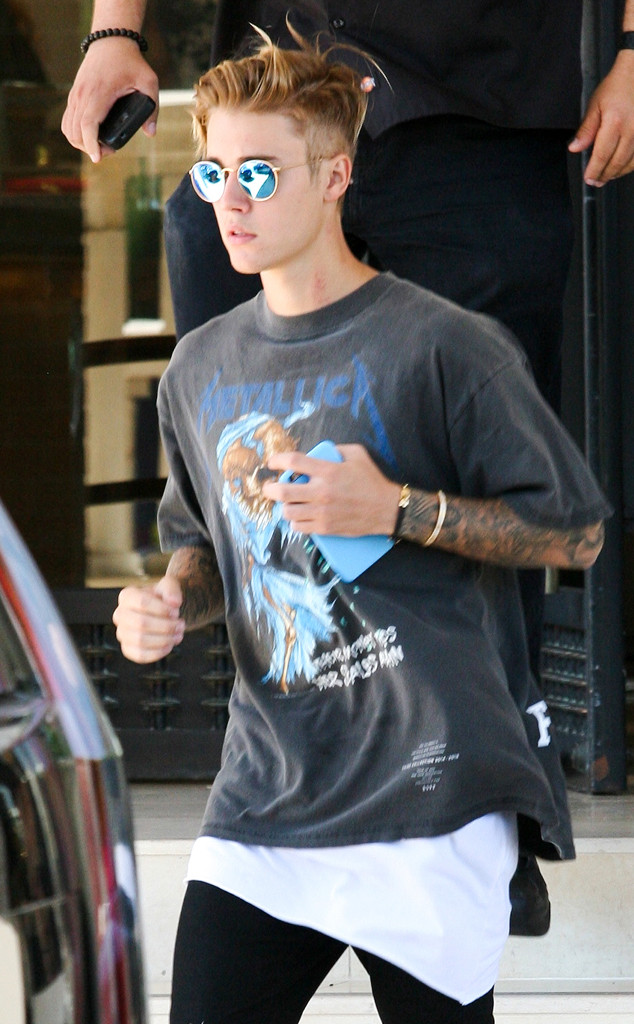 ALERTA HOT! Justin Bieber se quita la ropa y lo muestra todo en su nueva  sesión fotográfica (+ Fotos) - E! Online Latino - MX