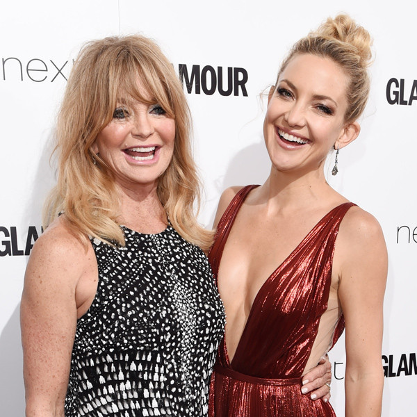 Kate Hudson Flaunts Hot Bod During Dance Party With Goldie Hawn