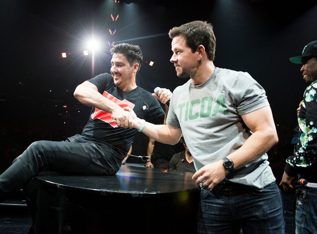 Mark Wahlberg Makes Surprise Appearance at NKOTB Concert! See Pics E