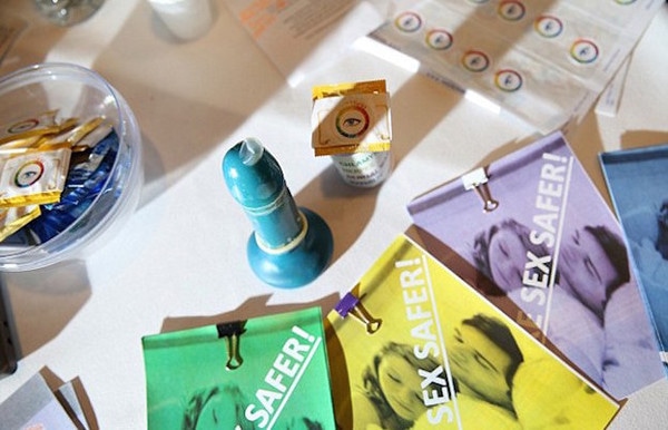 S.T.EYE Smart Condoms