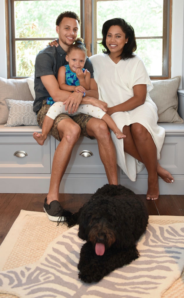 Ayesha Curry, Steph Curry, Riley Curry & Ryan Curry Editorial Photo - Image of disney, celebrities: 166535516