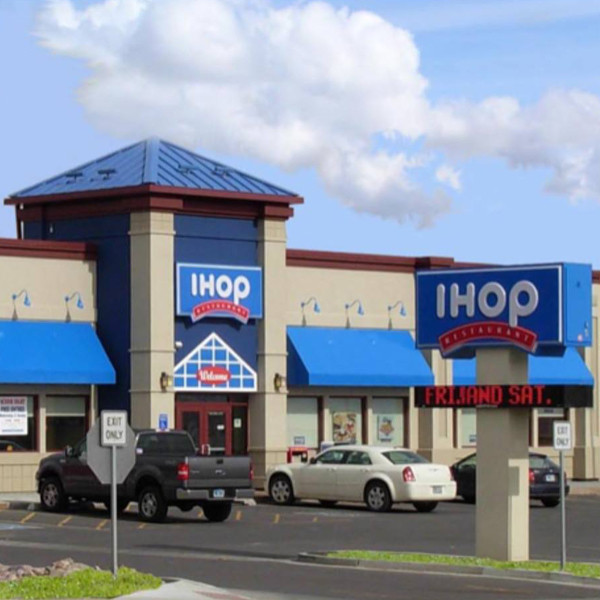 Ihop Tweets Sexist Boob Joke In Effort To Sound Hip - E! Online - Ca