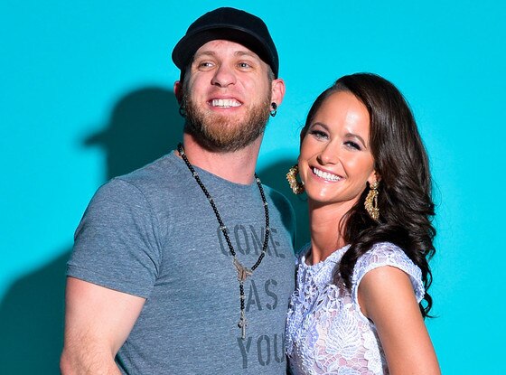 Brantley Gilbert Marries Amber Cochran | E! News