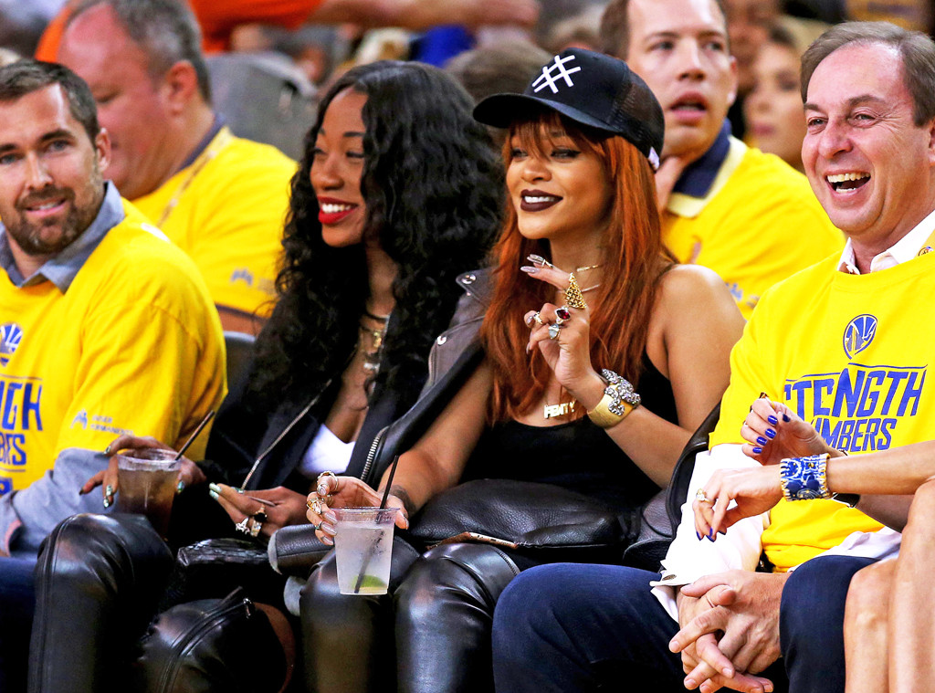 Rihanna-courtside-nba-game  Rihanna, Lakers vs, Celebrity style