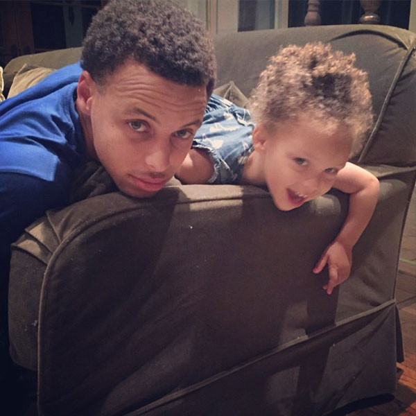 Stephen Curry and Daughter Riley Battle for Best Nae Nae Dance - E! Online