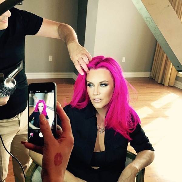 Jenny McCarthy Debuts Pink Hair on Twitter—What Do You think? - E! Online