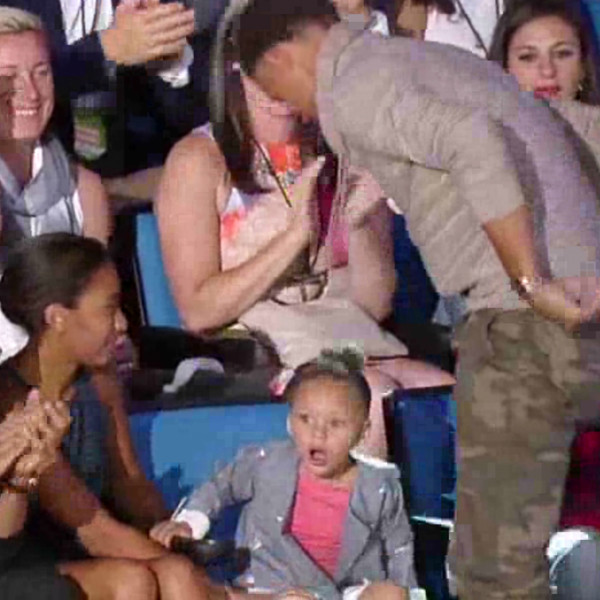 Stephen & Riley Curry Steal Show at Nick's Kids' Choice Sports Awards