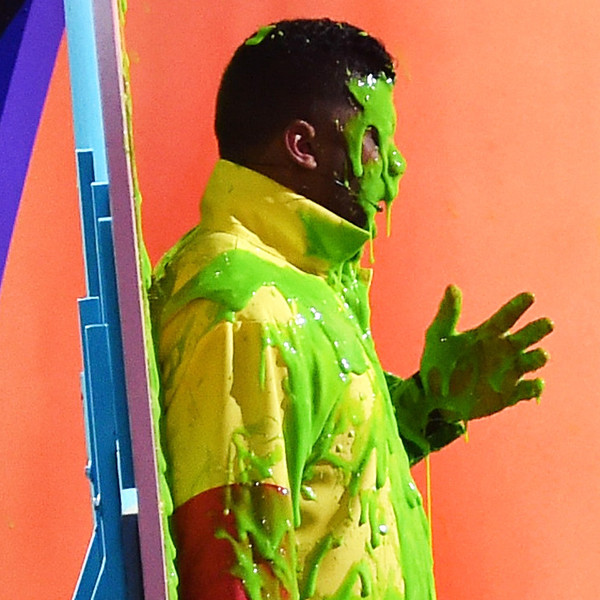 Derek Jeter gets slimed in gold at Kids' Choice Sports Awards