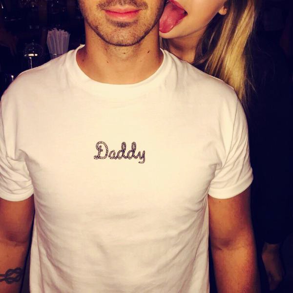 Joe Jonas, Instagram