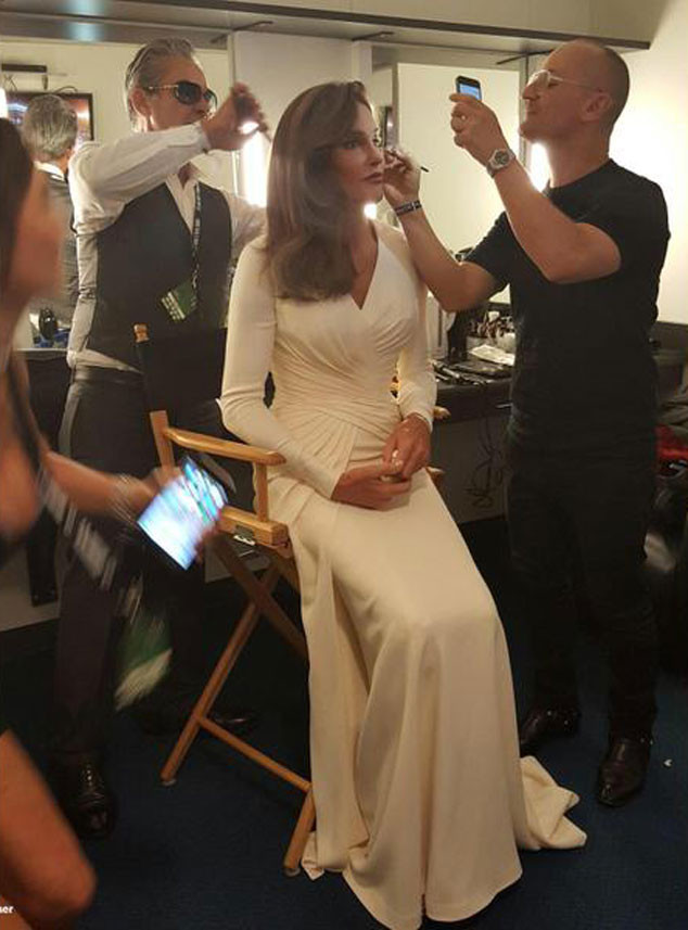 Ellos criticaron fuertemente a ESPN por premiar a Caitlyn ...