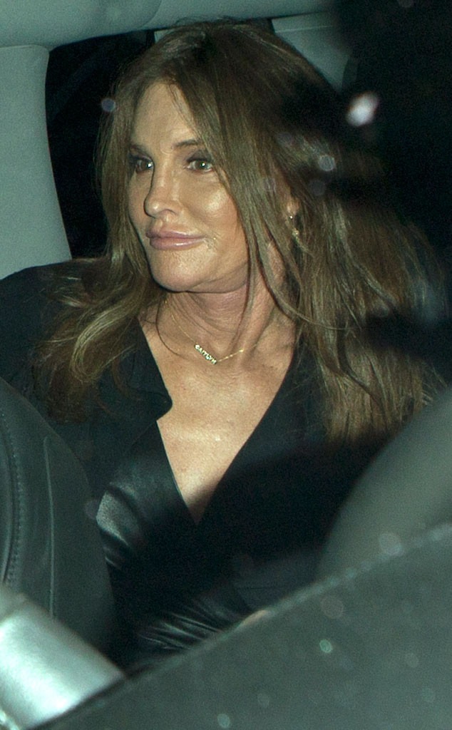 Caitlyn Jenner Hangs Out At Gay Bar The Abbey In West Hollywood E News 4828