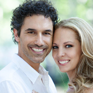 Ethan Zohn is Married! The Survivor Winner Says I Do to Lisa Heywood ...