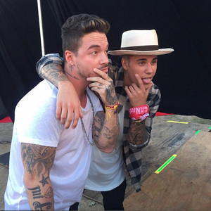 j balvin, justin bieber