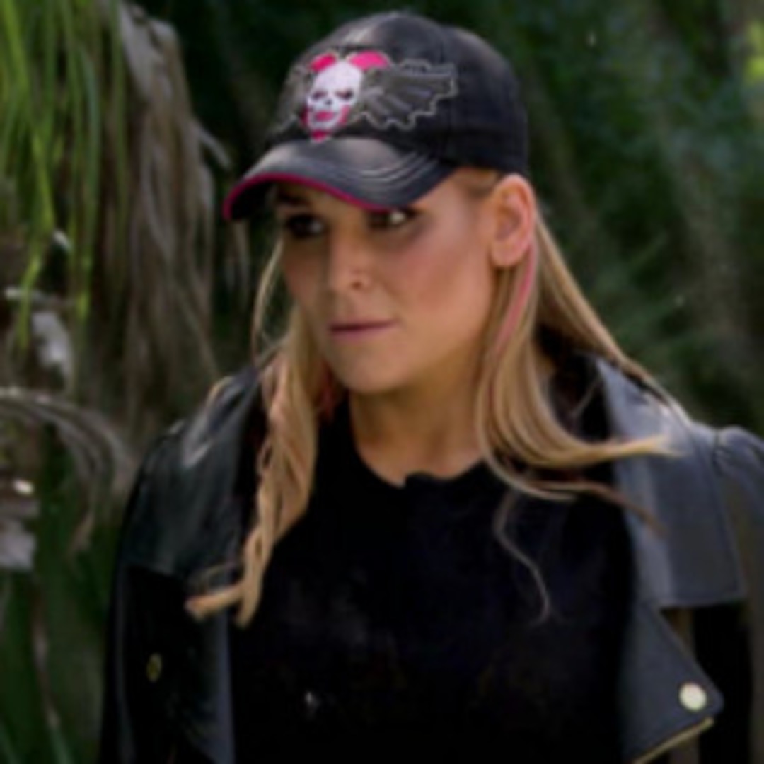 WATCH: Nattie Neidhart Is a Crazy Cat Lady on Total Divas - E! Online