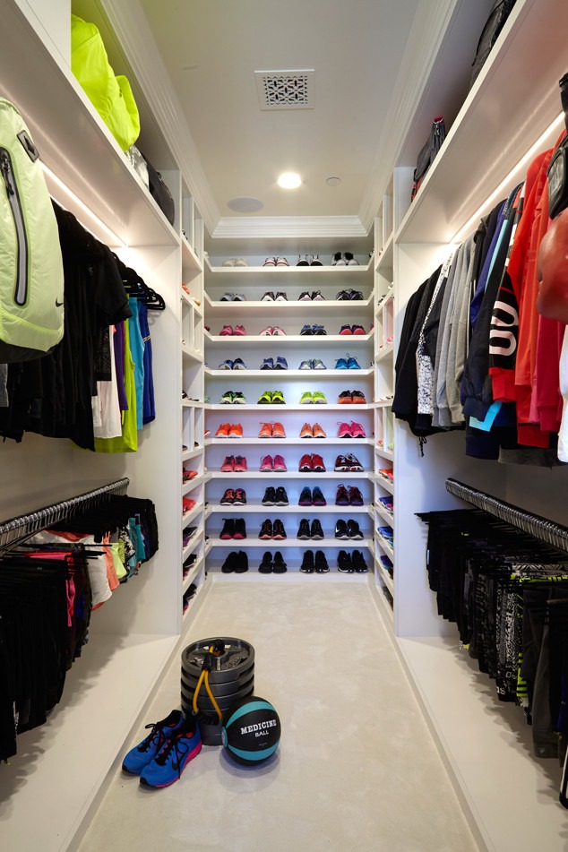 Khloe Kardashian S Fitness Closet Is Epic E News