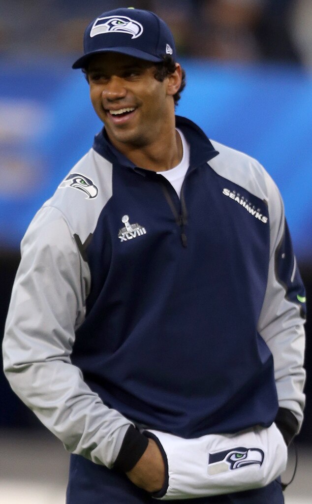 Russell Wilson Signs 4-Year, $87.5 Million Contract Extension With ...