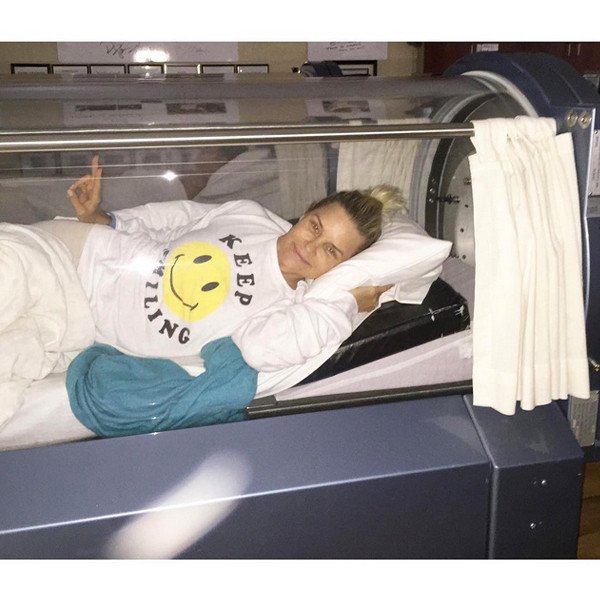 Look Yolanda Foster Puts On Brave Face In Hyperbaric Chamber E Online