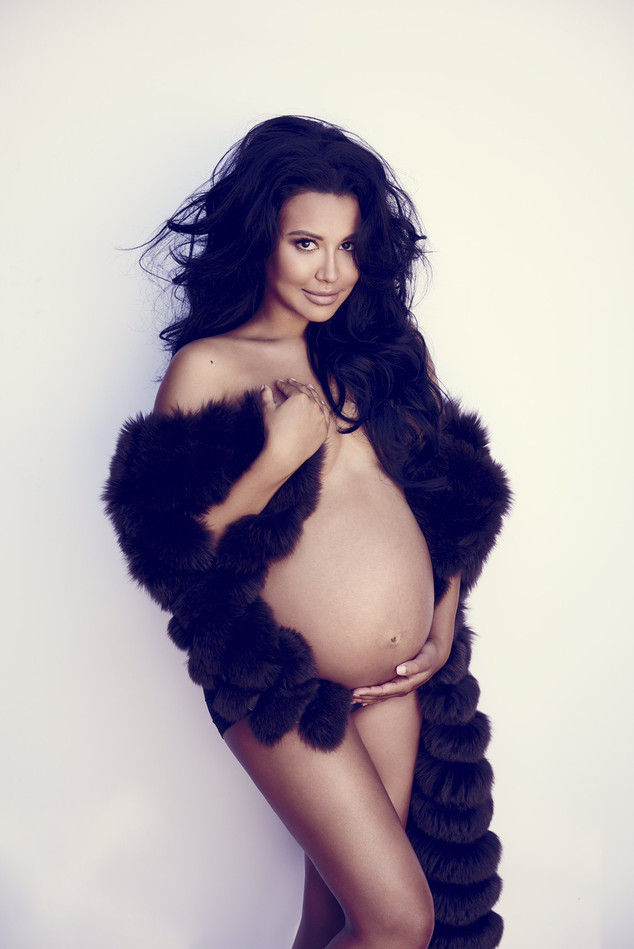 634px x 949px - Pregnant Naya Rivera Poses Naked! See the Sexy Baby Bump Pic - E! Online