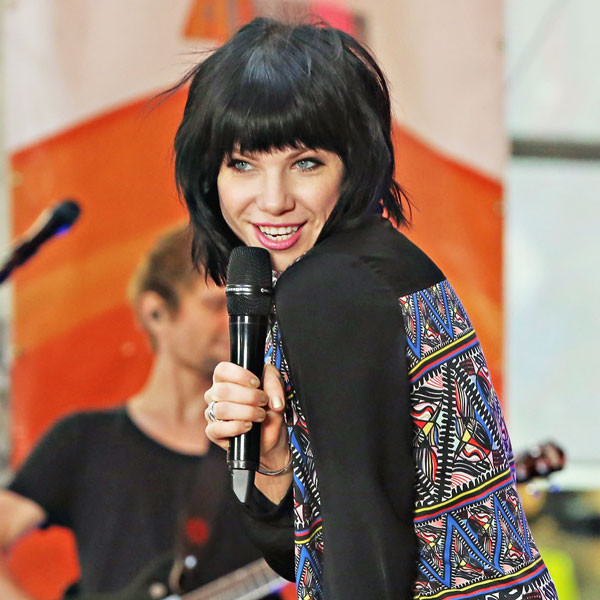 Carly Rae Jepsen Dropped A New Song And Fans Are Losing It E Online 