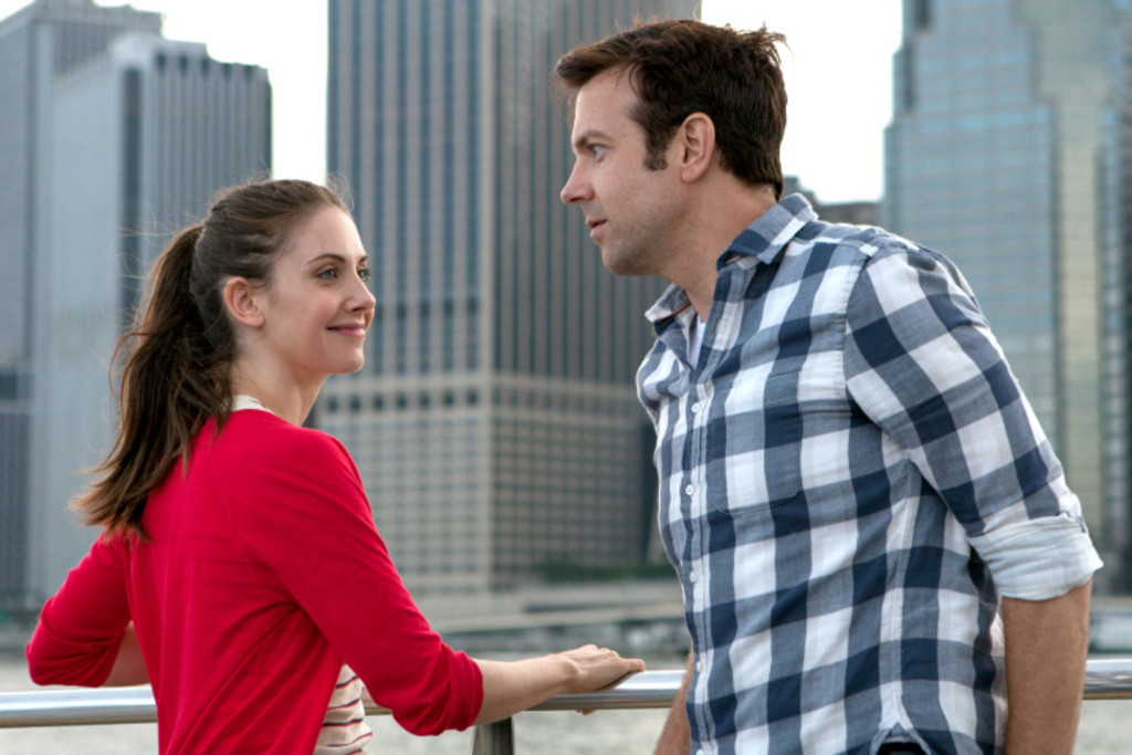 Jason Sudeikis Teaches Alison Brie How To What In New Movie E Online