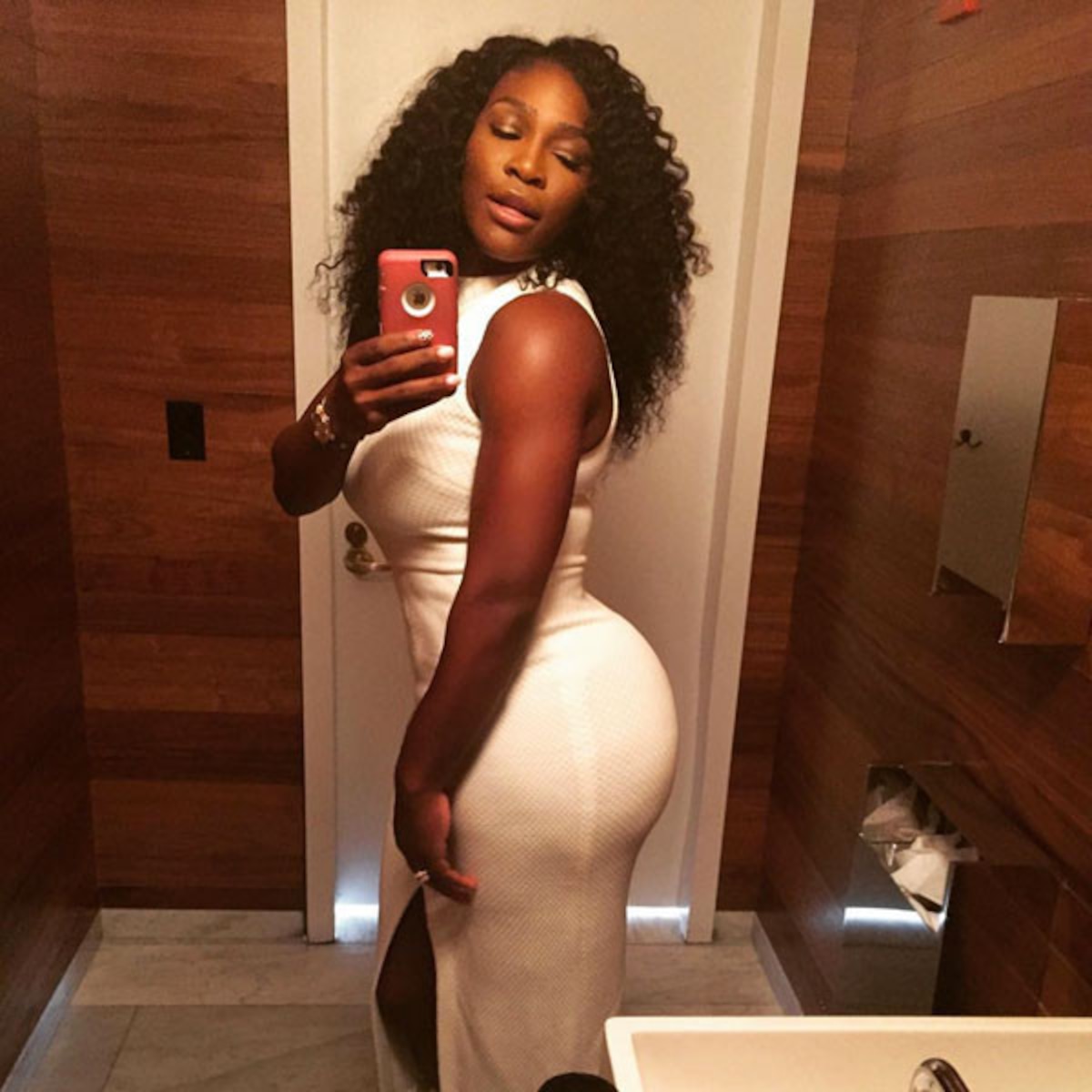Brown sexy ass Serena Williams Snaps A Sexy Belfie You See That Drake E Online Ca