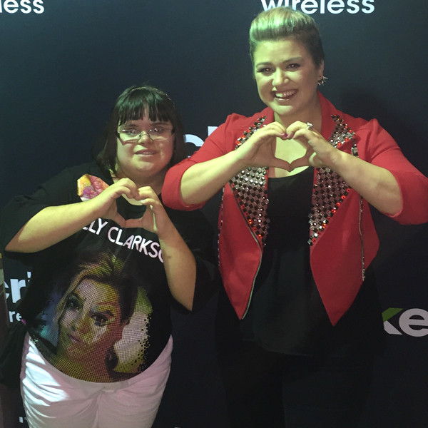 Kelly Clarkson Makes Dreams Come True for Fan With Down Syndrome