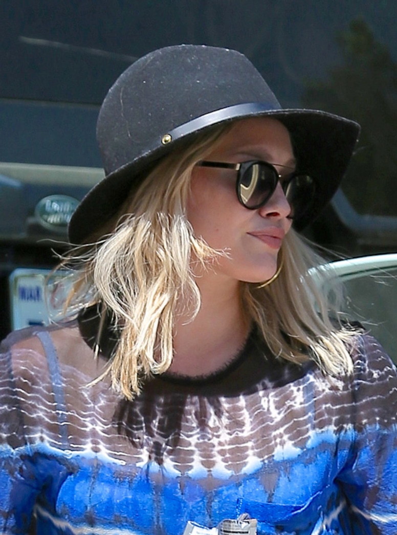 Hilary Duff, Summer Hat