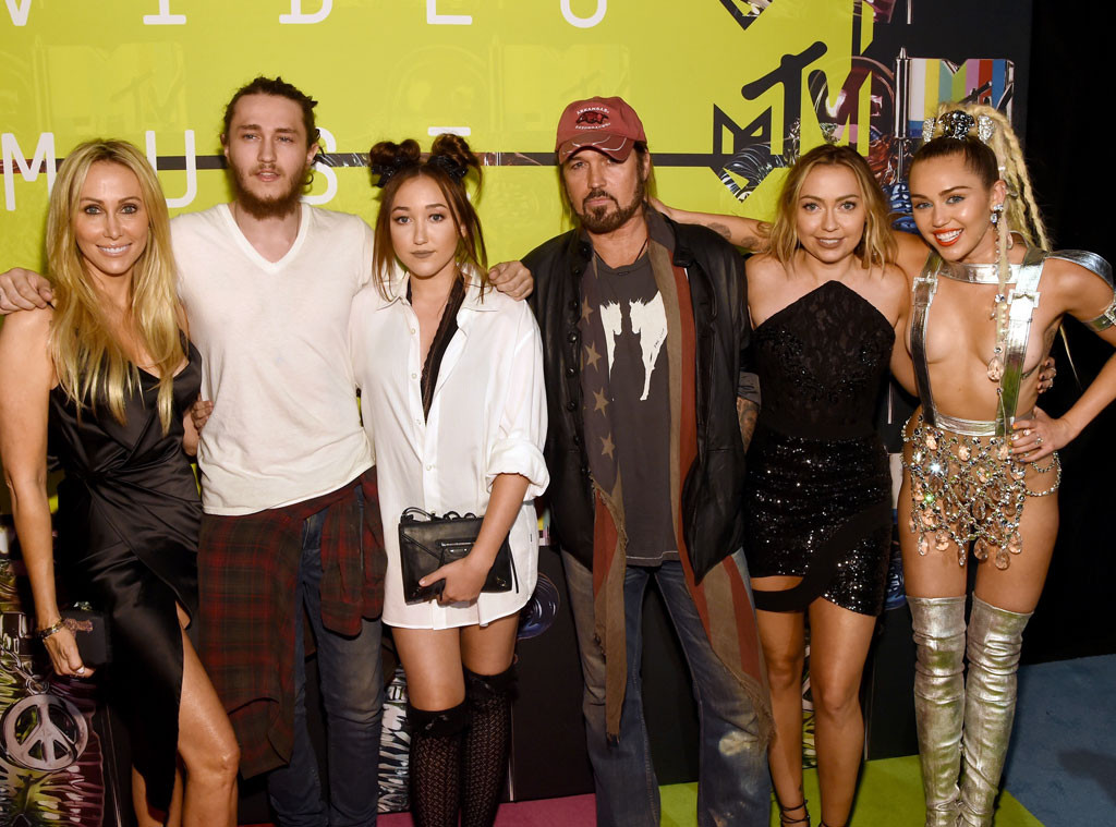 Tish Cyrus, Braison Cyrus, Noah Cyrus, Billy Ray Cyrus, Brandi Glenn Cyrus, Miley Cyrus, 2015 MTV Video Music Awards, VMAs