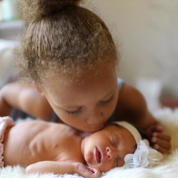 Stephen Curry Posts Cute Pic of Riley & Baby Ryan - E! Online