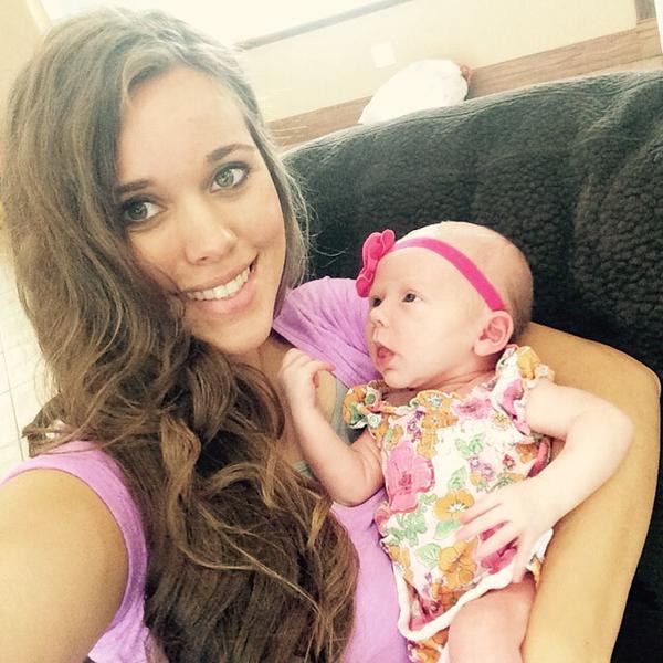 Pregnant Jessa Duggar Gets Some Cradling Practice With Newborn Niece