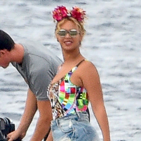 Beyoncé Wears Jaguar Swimsuit And Shows Butt Cheeks In Italy E Online