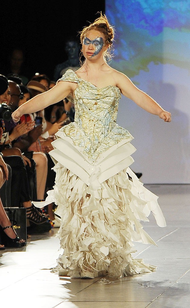 Model With Down Syndrome Madeline Stuart Makes Her New York Fashion Week Debut E News Australia 