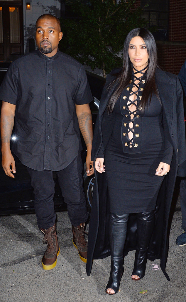 Kim Kardashian: Pregnant in Skinny Jeans!: Photo 2822494