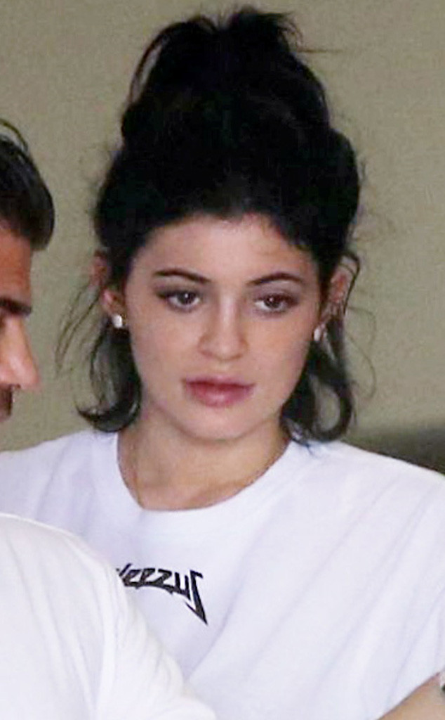 Kylie Jenner Goes Makeup-Free While Out With Tyga