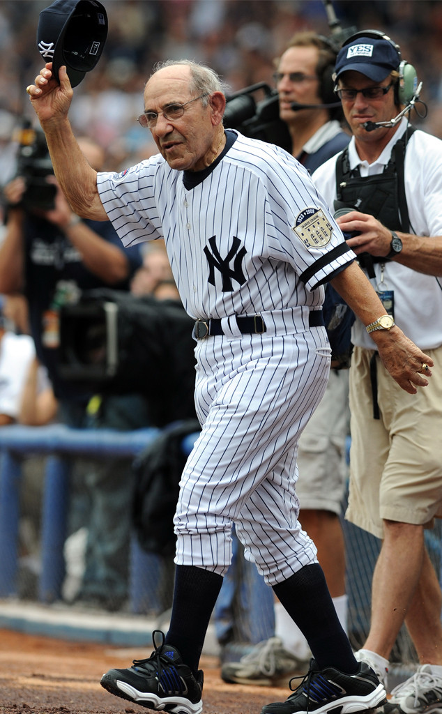 Hall of Fame Yankees Catcher Yogi Berra Dies at 90