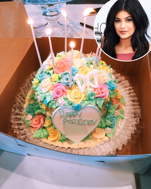 Kylie Jenner, Cake