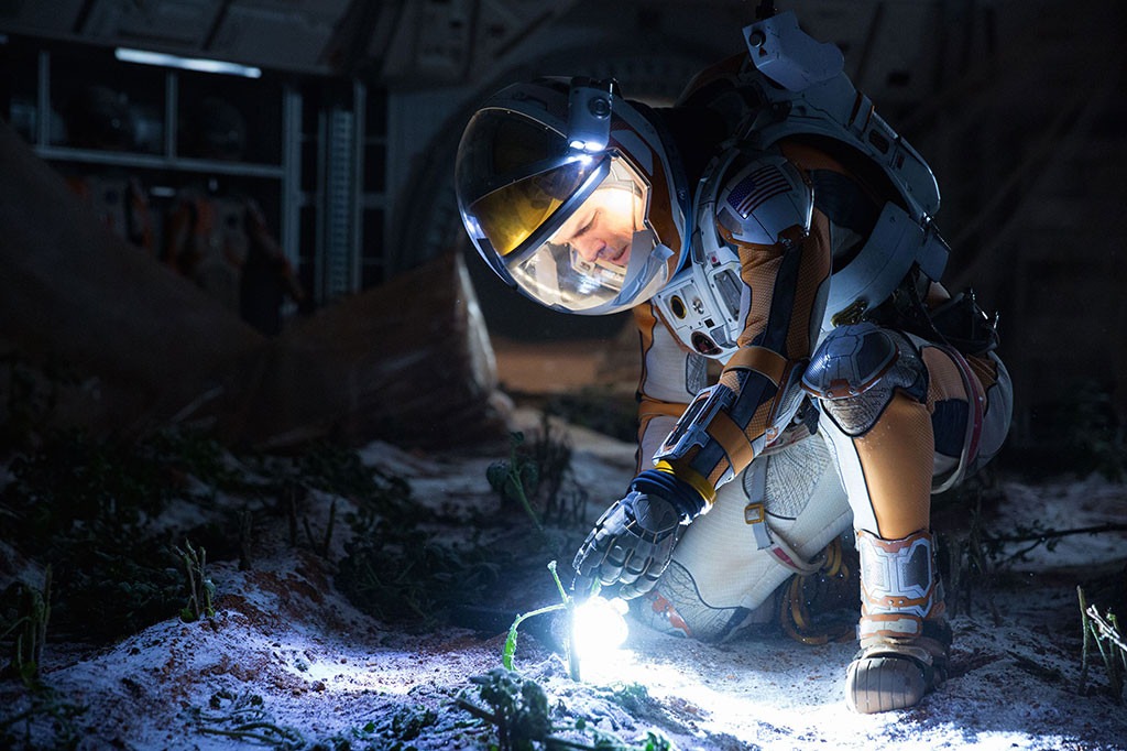 The Martian Review Roundup Critics Hail Matt Damon's Performance in