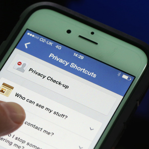 Facebook Now Warns You If the Government Is Spying on Your Account