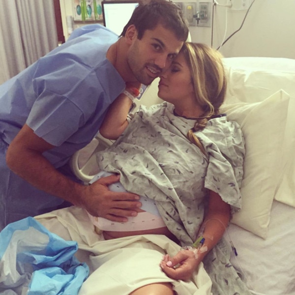 Almost Time From Jessie James Decker S Cutest Pregnancy Pics E News