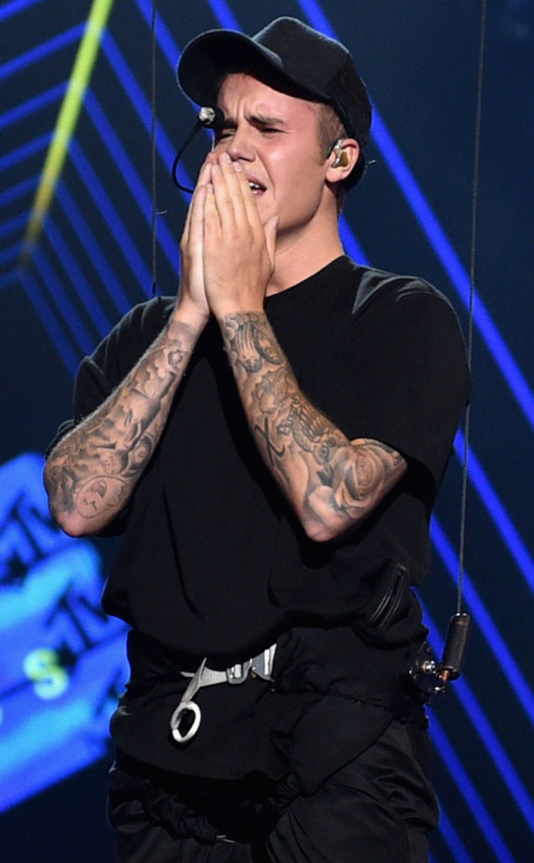 Justin Bieber, Crying, VMAs