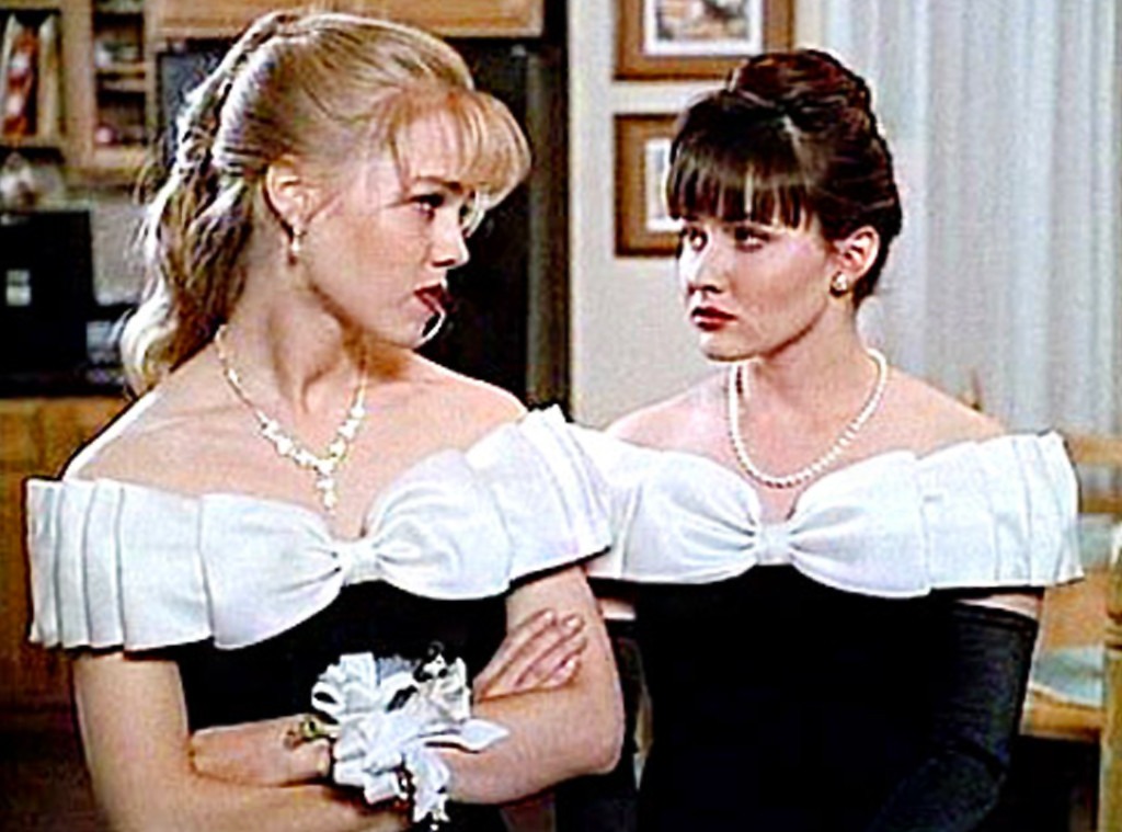 Iconic Moments In Beverly Hills 90210 Fashion History E News