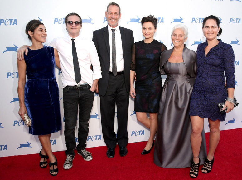 Summer Phoenix, Joaquin Phoenix, Jeffrey Weisberg, Rain Phoenix, Arlyn Phoenix, Liberty Phoenix, PETA