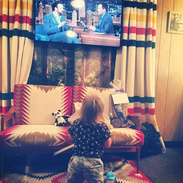 Watch Jason Sudeikis' Son Adorably Slam Dunk a Basketball! - E! Online - UK