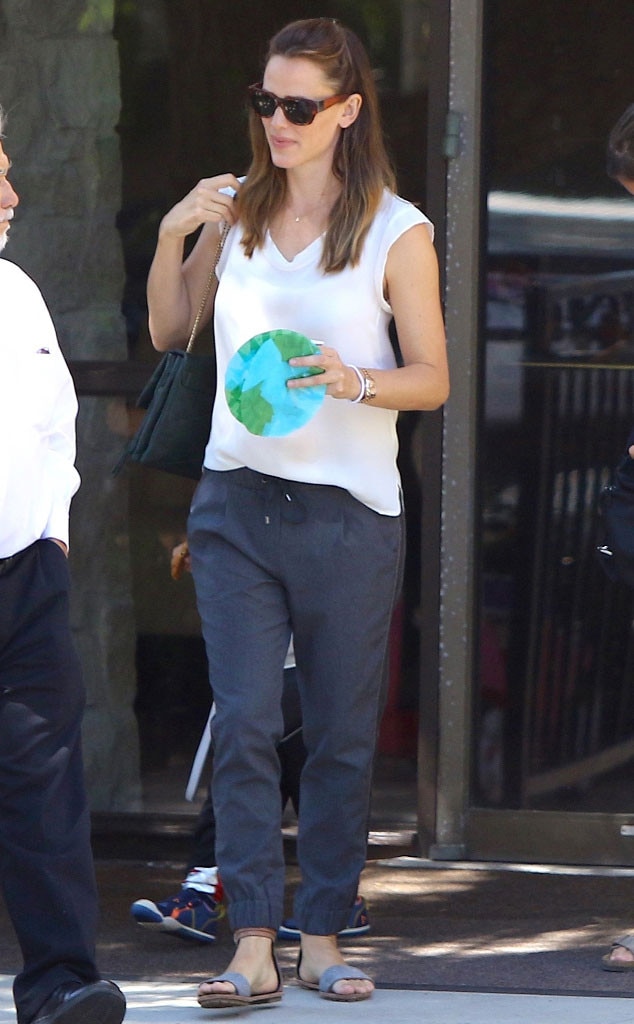 Jennifer Garner from The Big Picture: Today's Hot Photos | E! News