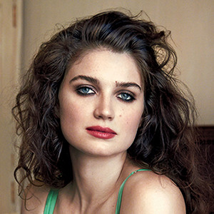 Bonos Daughter Eve Hewson Wears Sexy Lingerie For Gq E News
