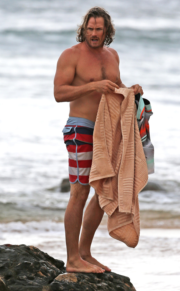 Sex and the City's Jason Lewis Is Smoking Hot—Check Out His Sexy Shirtless Pic!