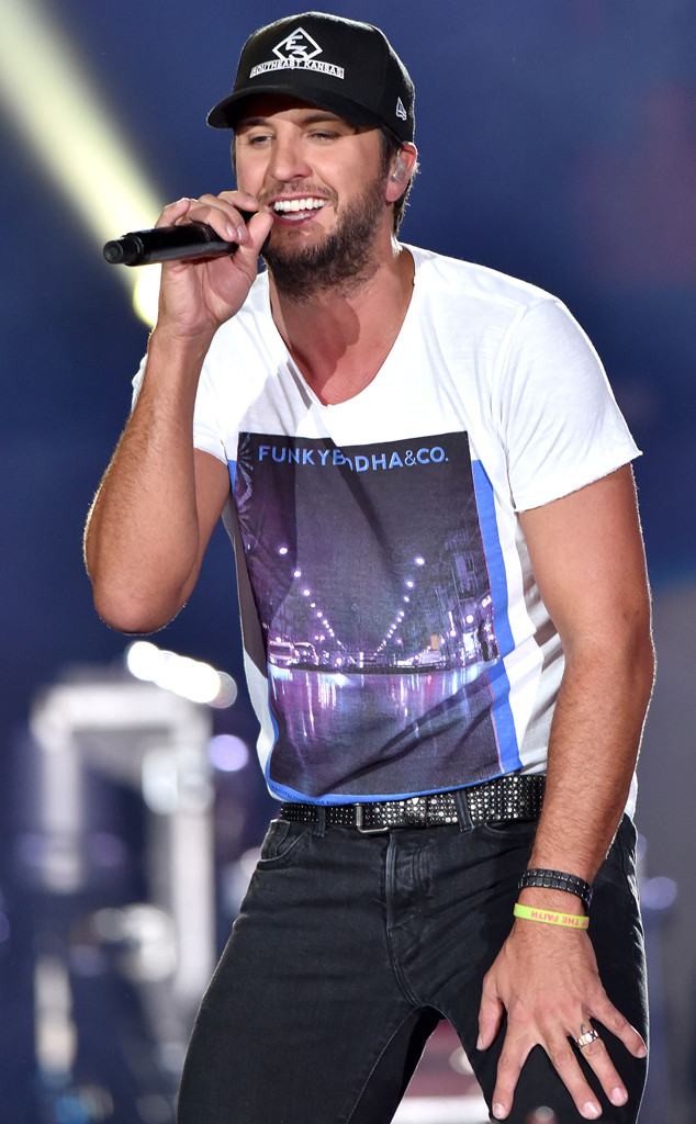 Here's Why Luke Bryan Punched a Fan in the Middle of His Concert