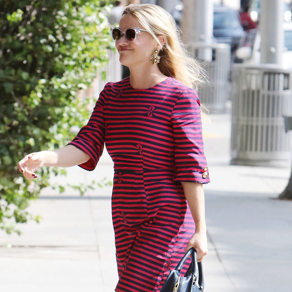 Reese Witherspoon Adds a Pop of Color to Her Summer-Perfect Ensemble